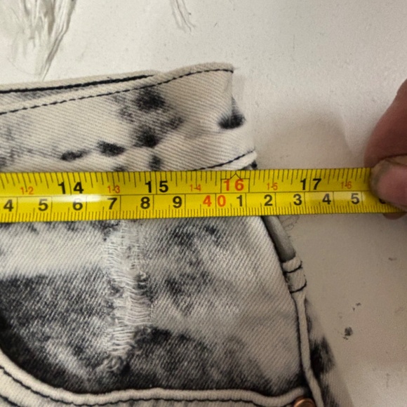 One Teaspoon Jean Shorts Bandits size 30 button fly low rise relaxed fit - Picture 7 of 12